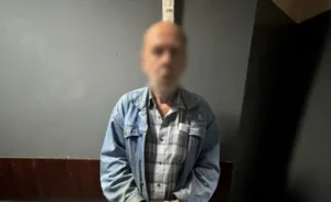 Чоловік, який напав з ножем на відвідувача ТРЦ в Києві, виявився колишнім військовим