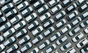 Імпорт легкових авто в Україну зріс на 12,5%, третина - електромобілі