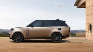 Jaguar Land Rover відкладає запуск електрокарів: нові терміни та причини