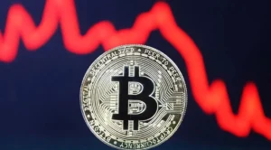 Біткоїн обвалився до $118 тисяч на тлі очікування даних про інфляцію: деталі