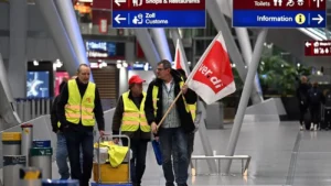 Страйки в аеропортах Європи на вихідних можуть поставити під загрозу відпустки тисяч пасажирів