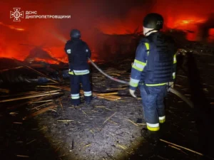 росіяни вночі атакували Дніпропетровщину: сталися пожежі на підприємствах