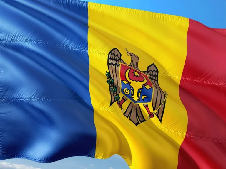 росія тисне на громадян Молдови за кордоном на тлі майбутніх виборів в країні - Politico