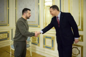 Європа не дозволить вирішувати долю України без Києва - Сікорський
