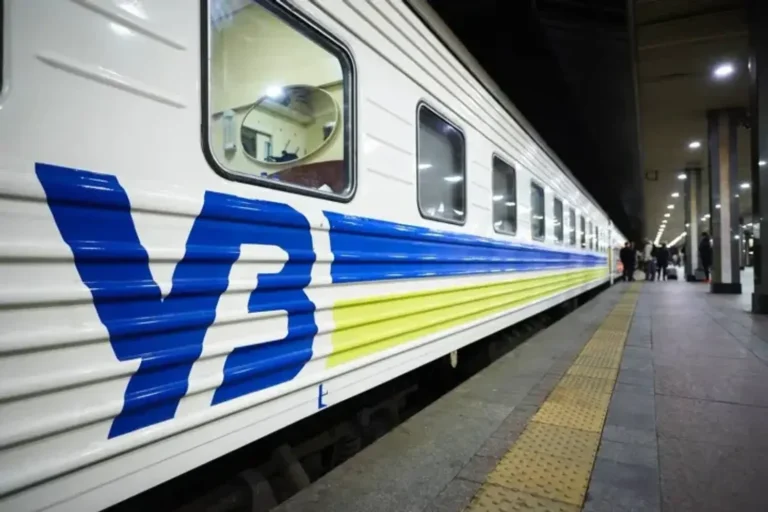 "Укрзалізниця" заблокувала 271 акаунт перекупників квитків та посилила контроль онлайн-продажів