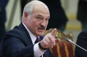 білорусь звільнила понад 50 ув