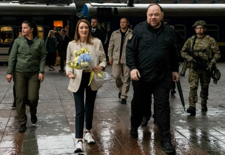 Голова Європарламенту Мецола знову в Києві з посланням підтримки