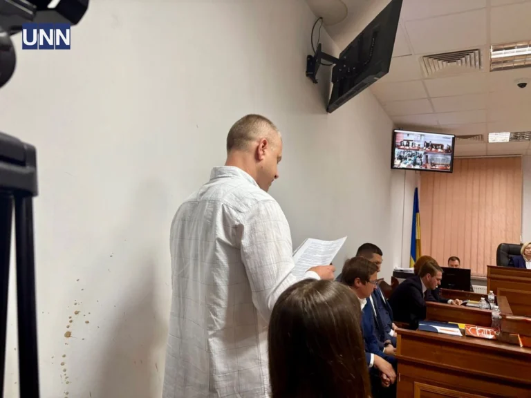 Батько вбитого на фунікулері підлітка ледь стримував сльози під час судових дебатів