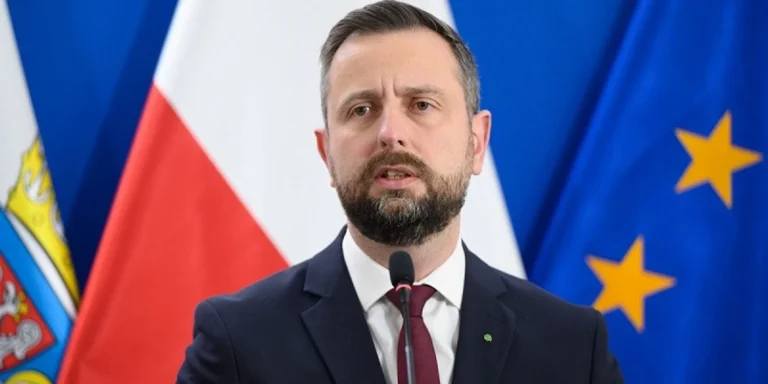 Міністр оборони Польщі заявив, що НАТО має рішуче реагувати на провокації рф