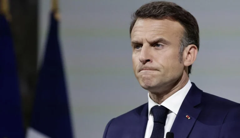 "Якщо росія не сяде за стіл переговорів – вона заплатить за це" – Макрон після розмови з Зеленським