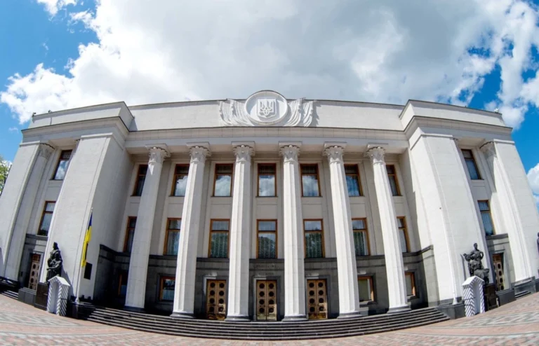 Плюс 325 млрд грн в оборонний бюджет: зміни пройшли профільний комітет