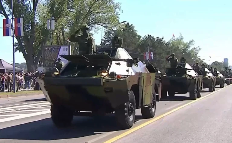 Сербія провела масштабний військовий парад із російською та китайською технікою