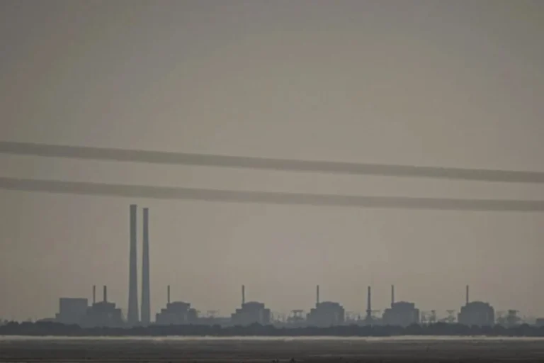 Запорізька АЕС без зовнішнього живлення понад три доби, ситуація викликає побоювання - The Guardian