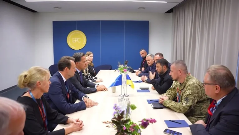 Зеленський обговорив з Генсеком НАТО протидію провокаціям рф та наступний