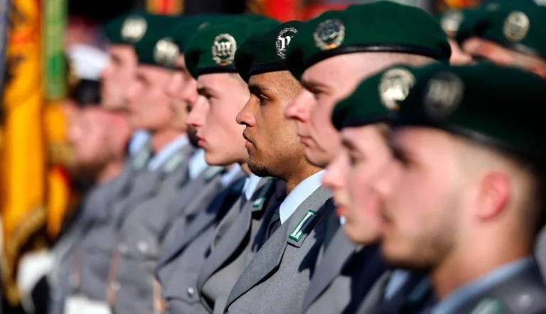 Німецький Бундестаг відкладає обговорення нового закону про військову службу