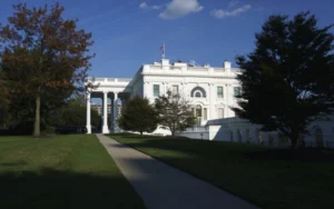 Білий дім обмежує доступ журналістів до офісу прессекретаря - ЗМІ