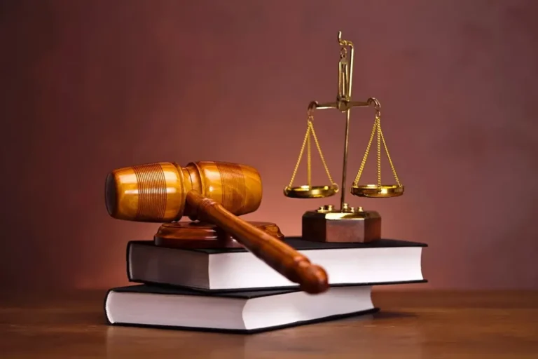 Справа Зими зависла: поліція місяцями не передає до суду матеріали кримінального провадження проти головного юриста НБУ