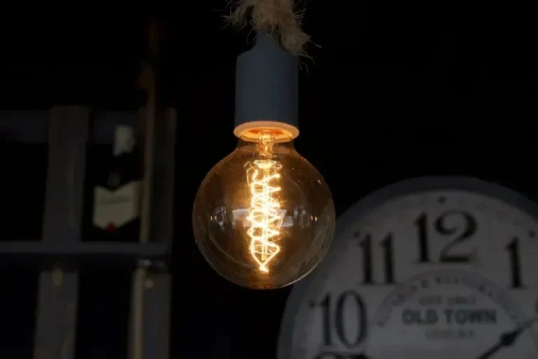 В Україні 18 листопада графіки діятимуть цілу добу: скільки черг вимикатимуть