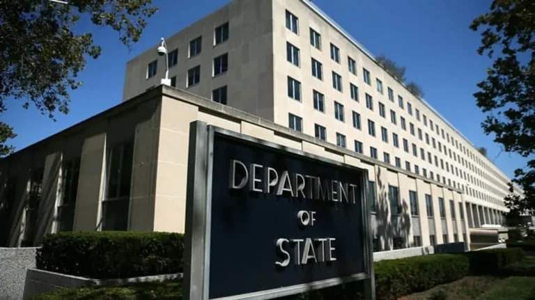 Держдеп оновив поради для поїздок до рф: американцям рекомендують підготувати заповіт та побажання щодо похорону