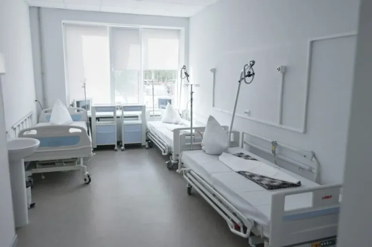 У Житомирі неповнолітню пацієнтку прив