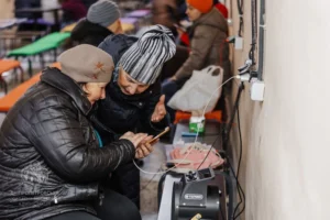 Блекаут у Дніпрі та області: пів мільйона родин досі без світла після атаки рф, розгорнуто 1500 пунктів незламності і наметів для обігріву