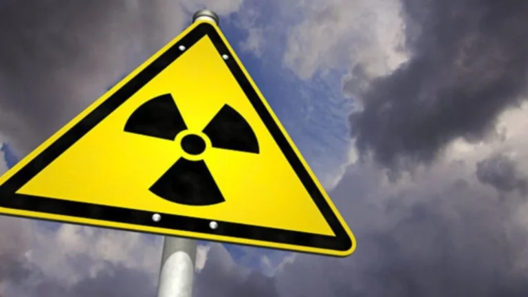 Ракетна атака на Львів: радіаційний фон та шкідливі речовини у повітрі в нормі - ОВА