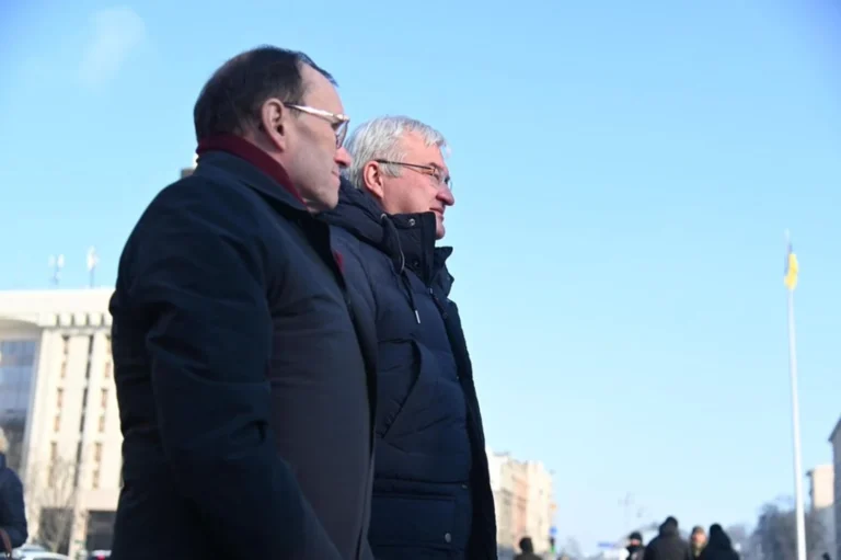 До Києва прибув голова МЗС Норвегії: з Сибігою обговорить співпрацю та мирні зусилля