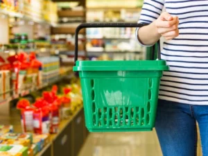 Україна має достатньо продовольства і має план щодо пунктів харчування за потреби - Свириденко