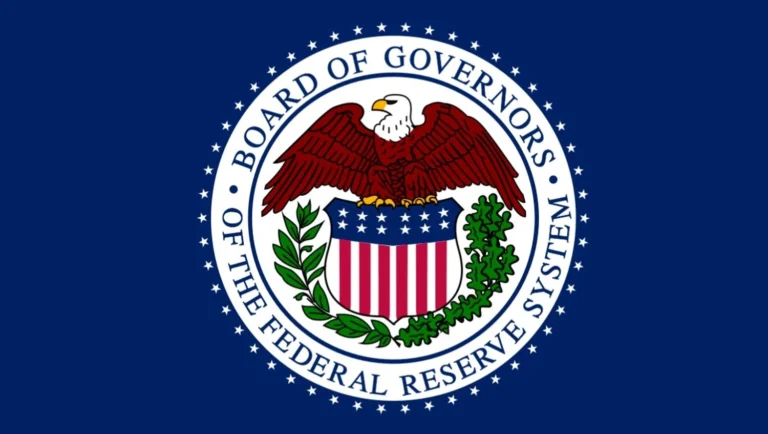 ФРС США зберегла процентні ставки на тлі тиску Трампа та рекордів фондового ринку