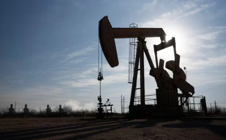 Ціни на нафту зросли до чотиримісячного максимуму через загрозу конфлікту США з Іраном