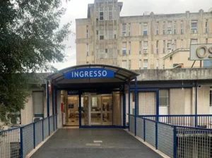 Мафію звинувачують у використанні лікарні Неаполя для шахрайства та незаконного перевезення трупів