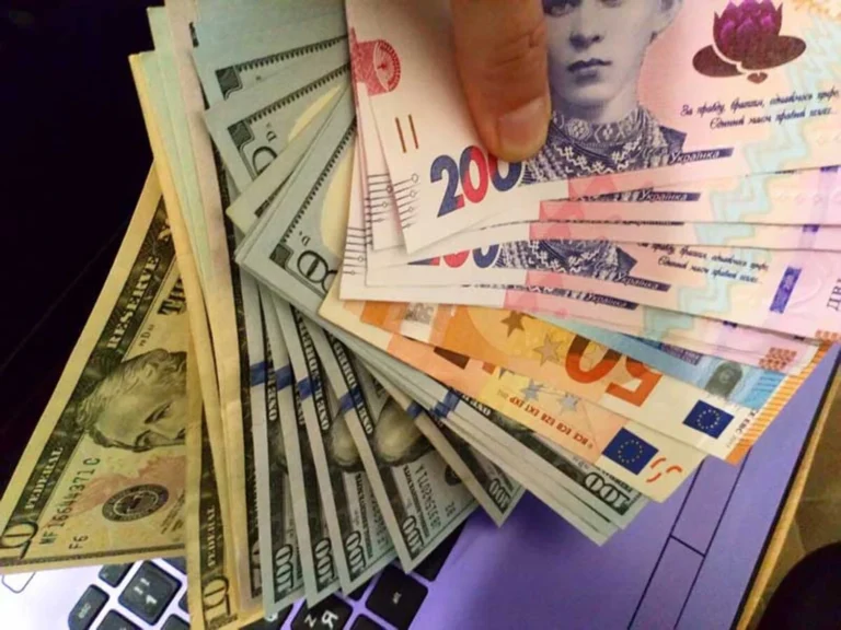 Українці переказали 1,3 трлн грн через платіжні системи у 2025 році - НБУ