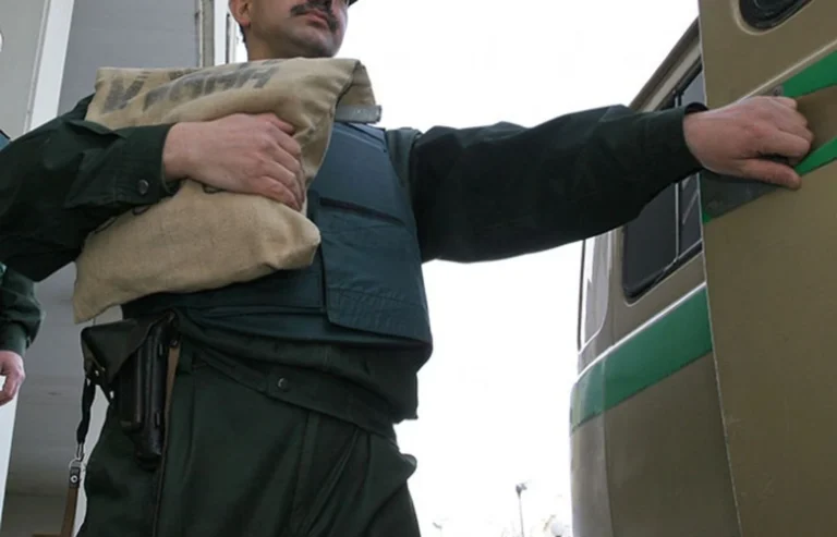 Затримані інкасаторські автомобілі на території Антитерористичного центру Угорщини - джерело