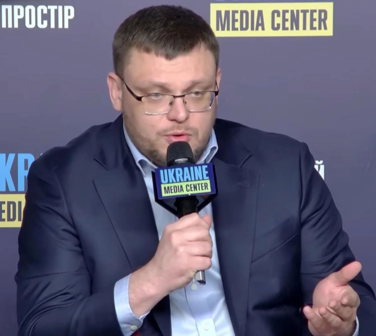 Експрокурор САП припустив, що директор НАБУ розчищає енергоринок під когось зі своїх – його дружина брала участь у схемах