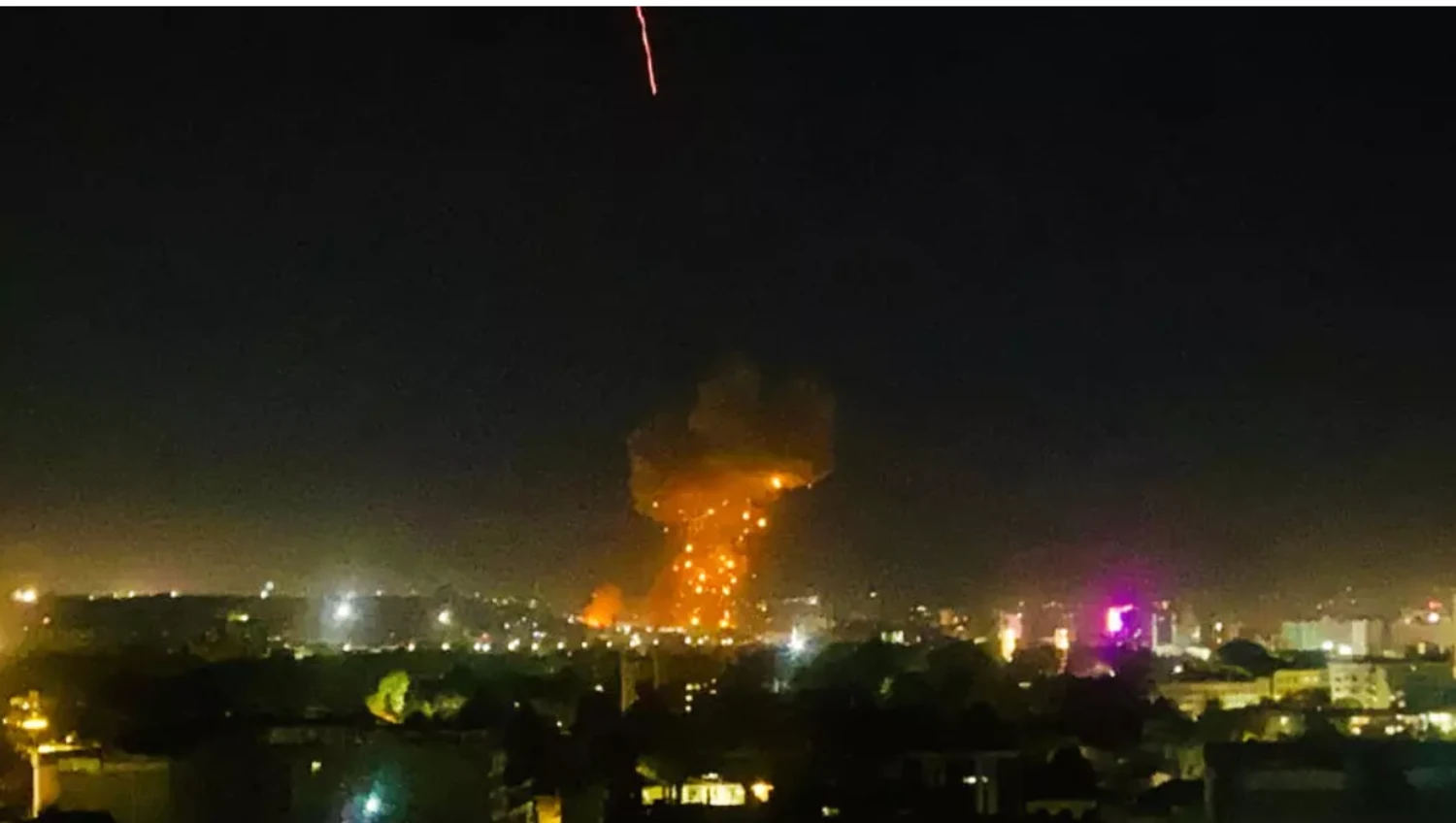 Пакистан атакував столицю Афганістану. Таліби заявили, що під ударом опинився медзаклади