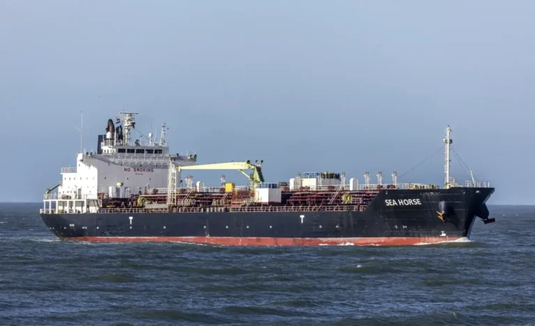 Російський танкер змінив курс на Венесуелу через заборону США постачати паливо Кубі - ЗМІ