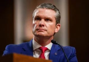 Глава Пентагону погрожує Ірану бомбардуванням у разі відмови від миру