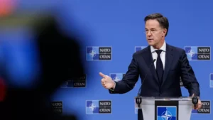 Рютте не став коментувати можливе перенаправлення США озброєння з України на Близький Схід - надходження тривають