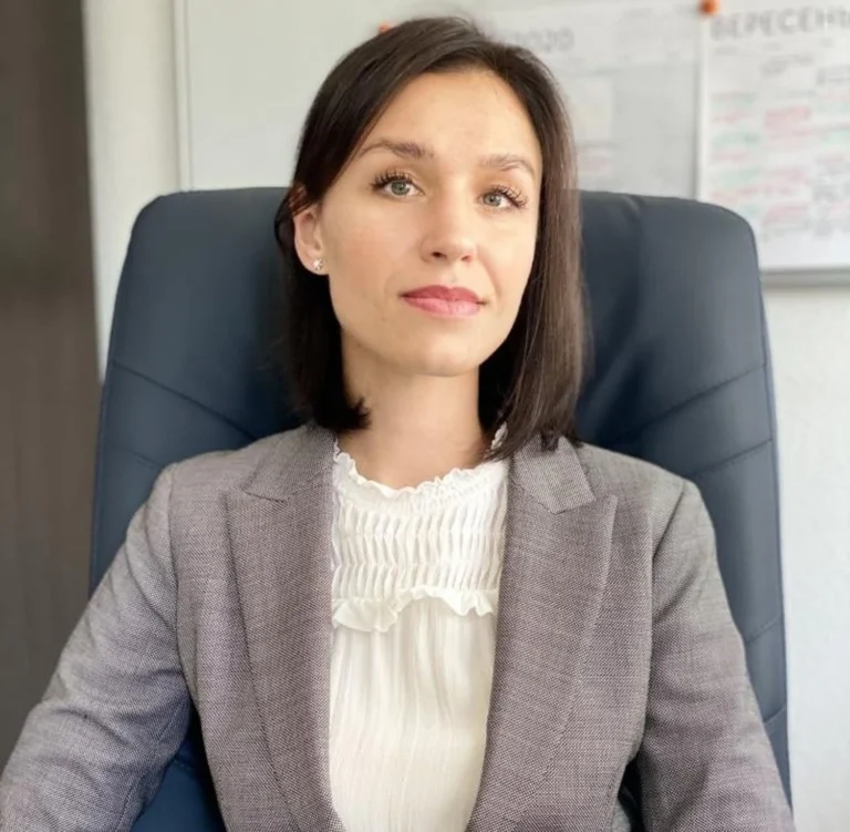 Суддя Вищого антикорупційного суду Сікора врятувала чоловіка від армії за допомогою фіктивного розлучення -