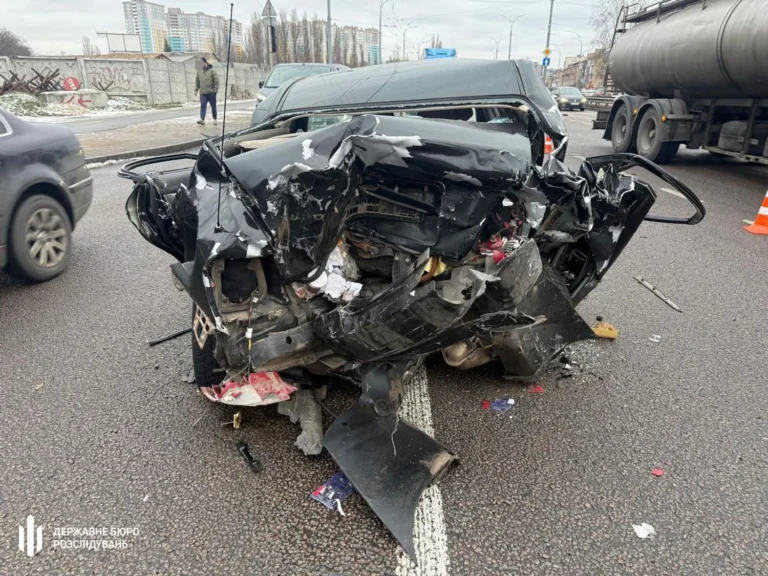 У ДТП загинула молода мати та травмовано дитину - військовому, який спричинив аварію, загрожує до 5 років за ґратами