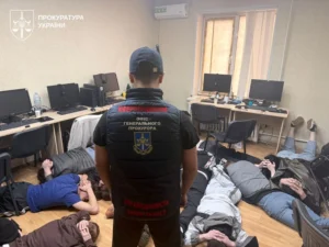 У Дніпрі накрили ще одну мережу шахрайських кол-центрів, які грали на романтиці та бажанні заробити