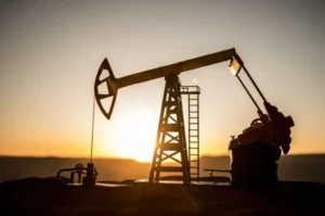 Азійські країни переключаються на російську нафту на тлі кризи через війну на Близькому Сході - FT