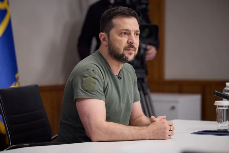 росія випустила по Україні 2800 дронів, понад 40 ракет та до 1350 КАБів за тиждень - Зеленський