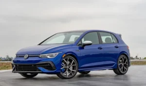 Volkswagen Golf очолив рейтинг найпопулярніших вживаних авто, ввезених до України у березні