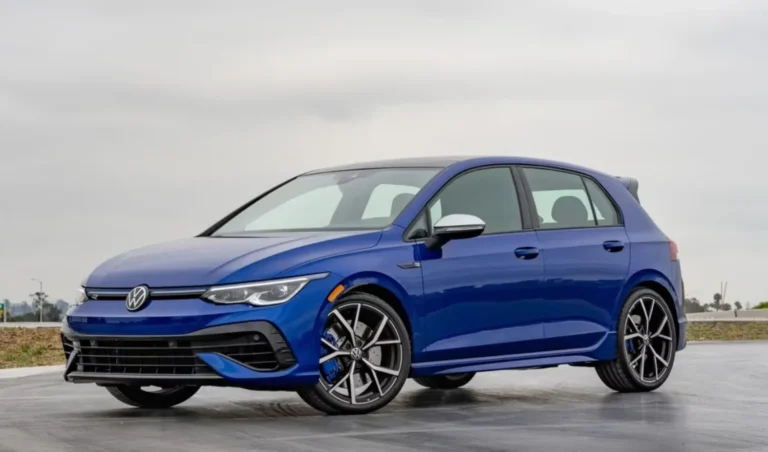 Volkswagen Golf очолив рейтинг найпопулярніших вживаних авто, ввезених до України у березні