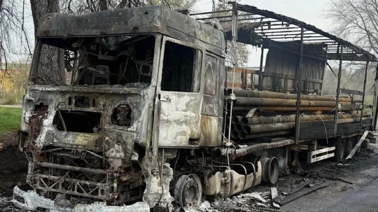 Загибель чоловіка у Нікополі 11 квітня - поліція показала фото наслідків ударів рф по Дніепропетровщині