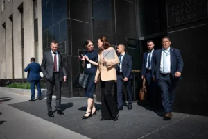 Україна залучить 300 млн доларів на енергообладнання для Нафтогазу та обговорює формат закупівлі локомотивів