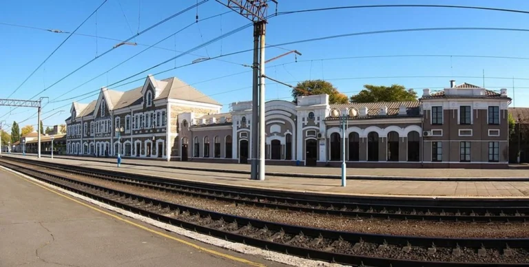 росія вдарила по головному вокзалу Кривого Рогу – подробиці та деталі атаки