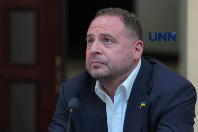 Єрмак проведе ніч у СІЗО, за нього досі не внесли заставу