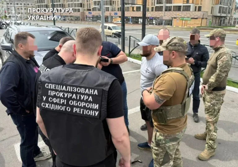 Отримав 11 тис. доларів за